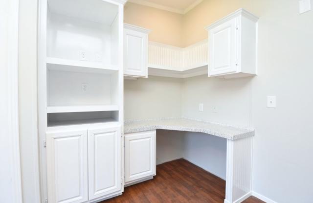 Charming mobile home in the welcoming Roy Harris Loop. Gallery 4