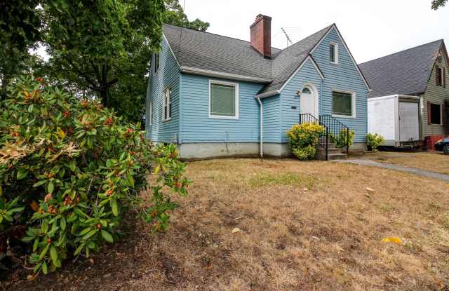Charming Two Story Home with Basement ~ 495 21st St SE Gallery 3