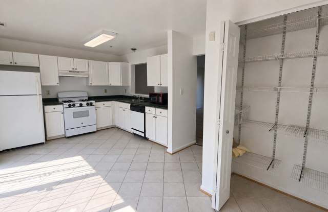 120 Royalty Cir Gallery 4