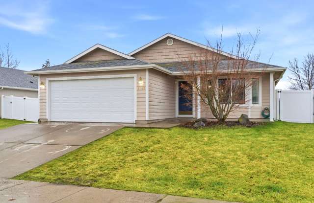 West Plains Rancher for Rent photos photos