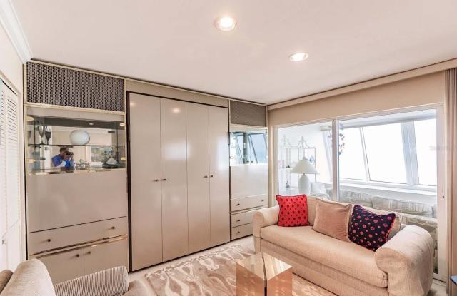 1055 W PEPPERTREE Drive Gallery 4