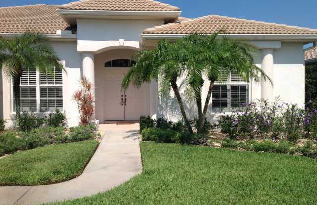 3bedroom/2bathroom SF Pool Home in Pelican Pointe photos photos