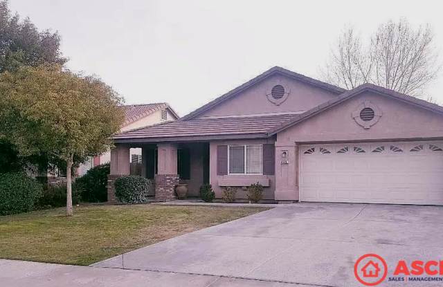 Spacious 3BR/2BA Home – 1,839 Sq Ft with Garage & Gardener Included! photos photos