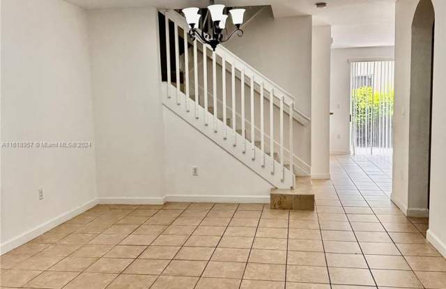 1035 NE 41st Pl Gallery 2