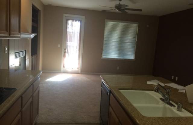 Beautiful Home in Quiet Roseville Neighborhood! - 8209 Sienna Loop, Roseville, CA 95678