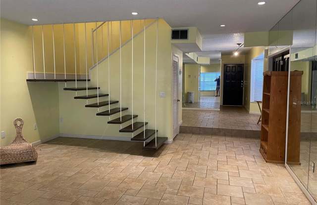 4437 VIEUX CARRE CIRCLE Gallery 4