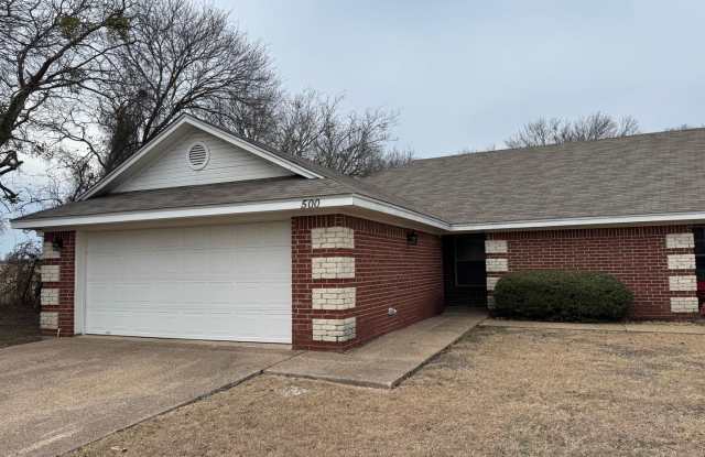 500-502 Shady Park Trail - 500 Shady Park Trail, Hewitt, TX 76643