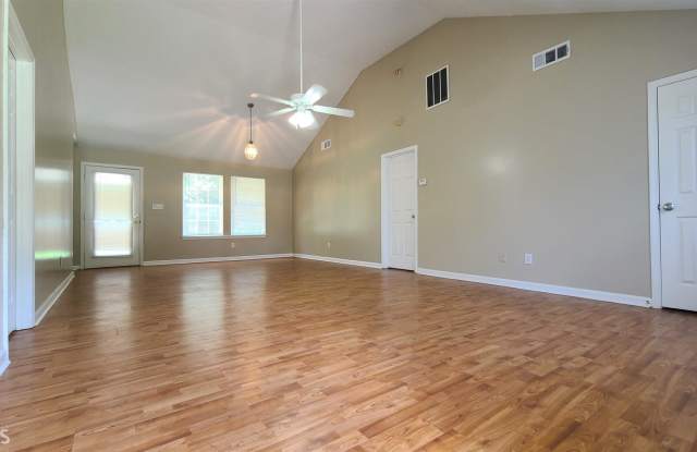 7025 Stoneridge Dr Gallery 4