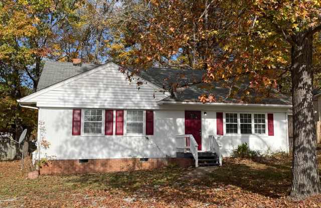 Charming 3BR, 1BA Home in Creedmoor! photos photos