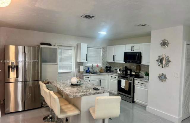 7673 Plantation Boulevard photos photos