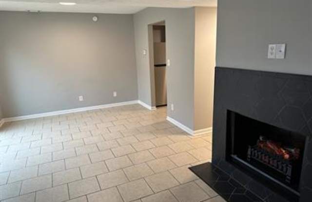 2844 Yellowstone Parkway - C photos photos