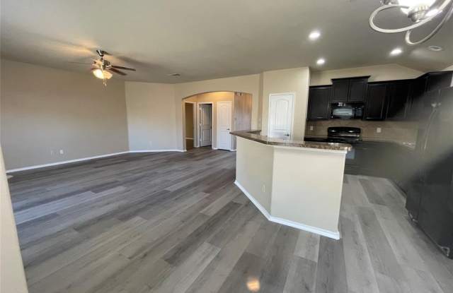 1117 Lake Grove Drive Gallery 2