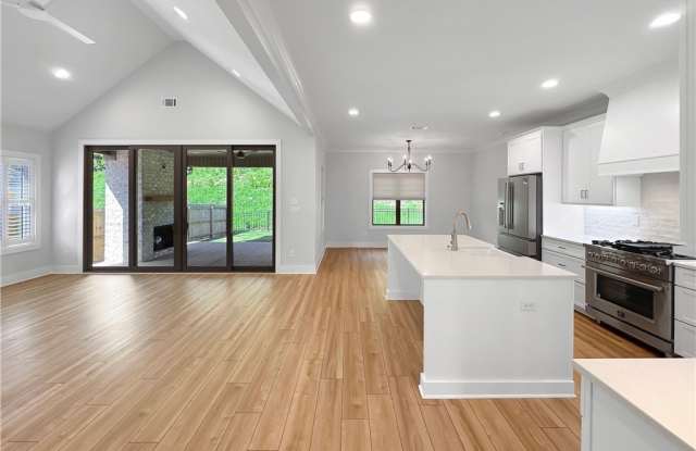 9579- Crete Circle Gallery 3