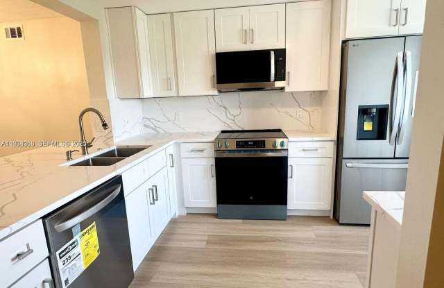 4098 Yarmouth  E photos photos