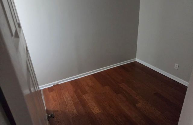 3 Bedroom 1 1/2 bath townhouse Gallery 4