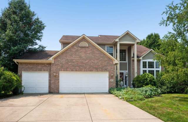 677 Montmorency Drive S Gallery 1