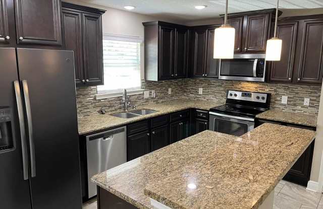 5892 Pendleton Ct Gallery 3