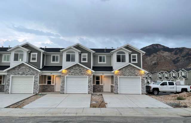 Beautiful Townhouse - 3 bed - 2.5 bath - Upgrades - 2060 North 325 East, North Ogden, UT 84414