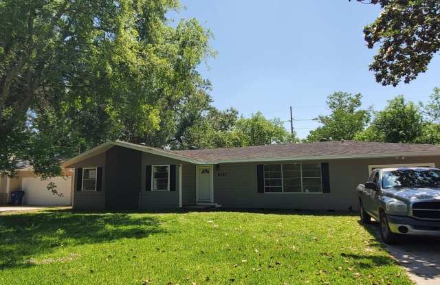 Completely remodeled 4 Bedroom and 2 Full Bathroom House with brand new EVERYTHING! photos photos