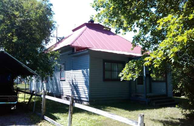 304 7th Ave W photos photos