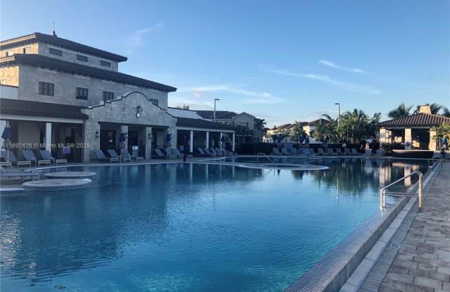 17105 SW 96th St photos photos