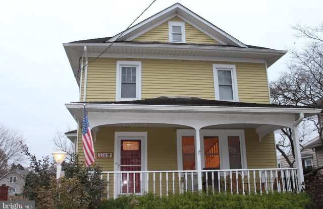 320 UNIVERSITY BOULEVARD photos photos
