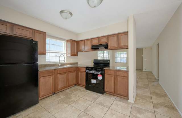 Charming 2 Bed, 2 Bath Home in Daytona Beach Gallery 1