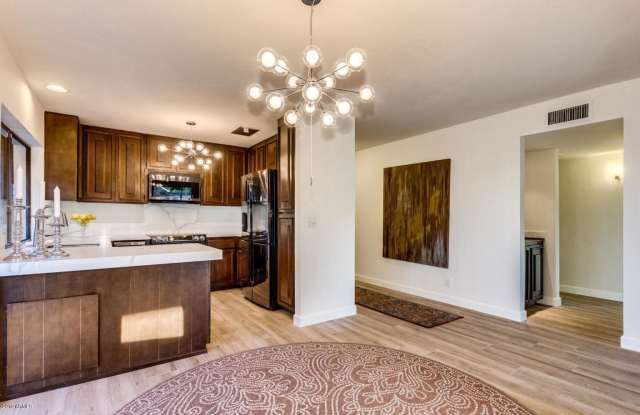 5704 N SCOTTSDALE Road Gallery 4