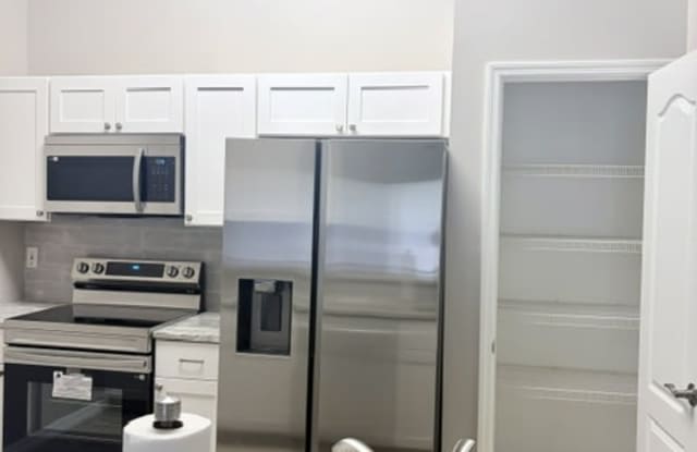 648 Harbor Villa Court Gallery 2