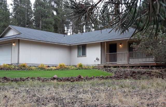 Darling house between Sunriver & LaPine Gallery 3
