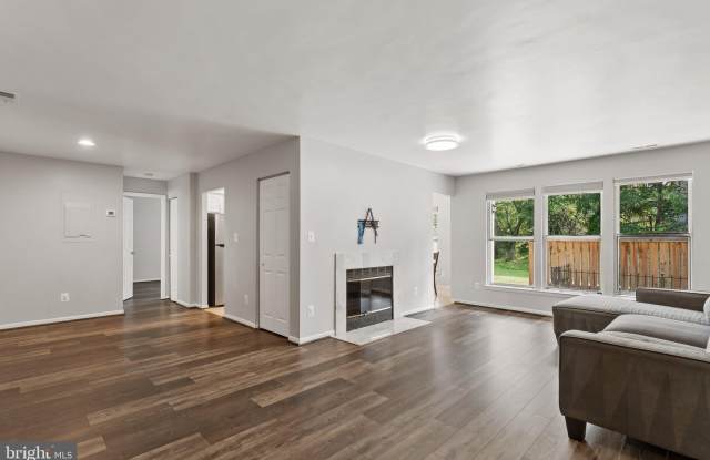 13212 MEANDER COVE Drive Gallery 3
