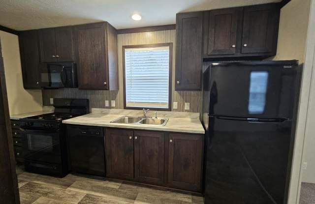 46000 Geddes Road photos photos