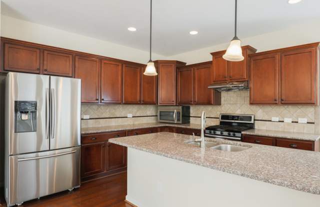 Spacious 4BR, 2.5BA Home + Fenced Back Yard! Gallery 4