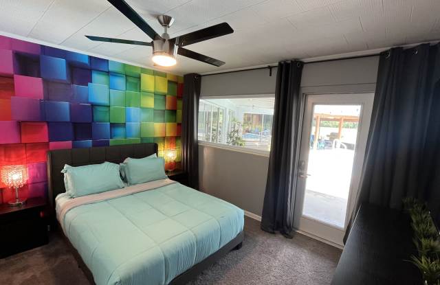 1511 South John Young Parkway - 3 photos photos