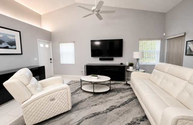 4214 SE HOME Way Gallery 3