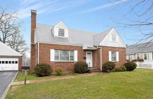 247 West Broad Street - 247 West Broad Street, Stamford, CT 06902 247 West Broad Street - 247 West Broad Street, Stamford, CT 06902