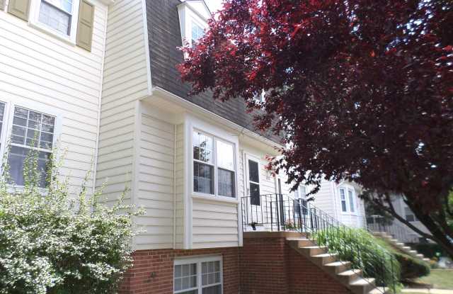 1673 HART COURT Gallery 2