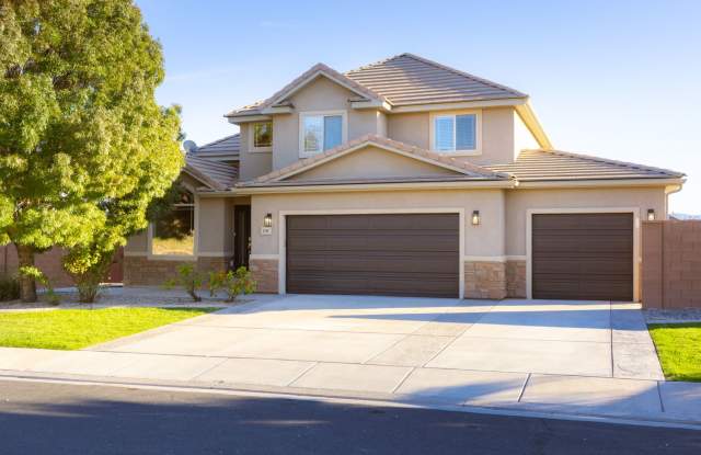 Darling home in desirable Little Valley with a PRIVATE POOL! photos photos