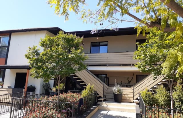 7601 Whitsett Ave - 7601 Whitsett Avenue, Los Angeles, CA 91605