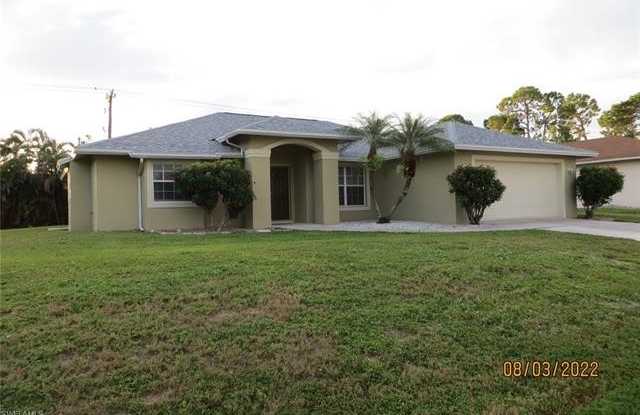 9299 Crocus CT - 9299 Crocus Court, Three Oaks, FL 33967