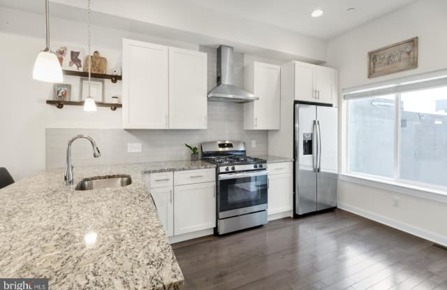 1620 N 5TH COURT - 1620 North 5th Court, Philadelphia, PA 19122