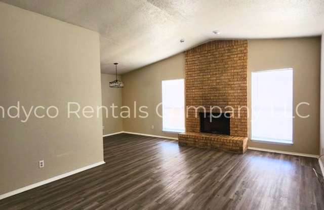 1208 Circle Tree Loop Gallery 2
