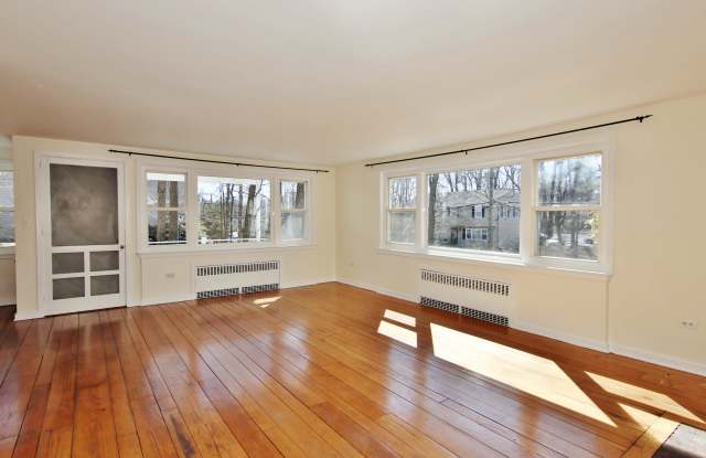 33 River Street Gallery 3