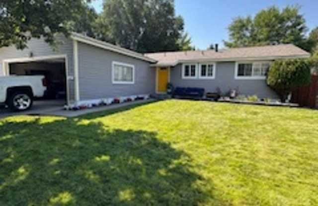 Clean, centrally located, solid surface flooring 3-2 -2 garage home. - 113 West Gardengate Way, Carson City, NV 89706