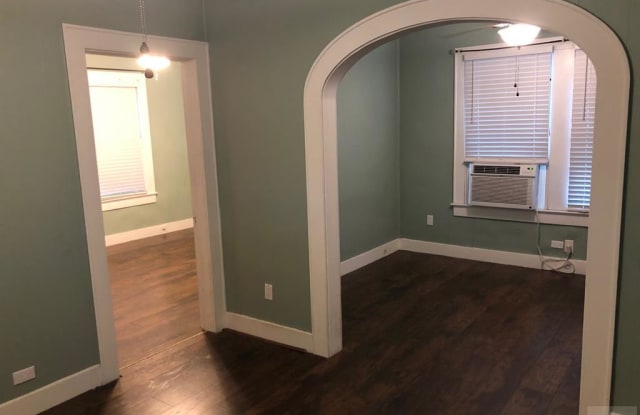 4615 Ave S - 4615 Avenue S, Galveston, TX 77551