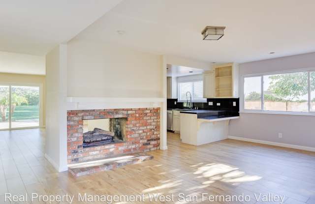 6512 Tamarind St. Gallery 3
