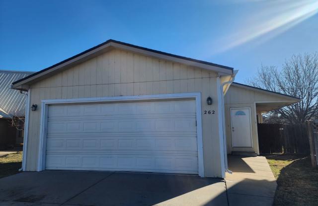 Cute 3 Bed 1 Bath home in Orchard Mesa photos photos