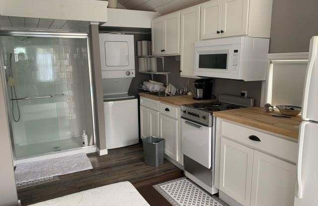 31 E New Jersey Ave - 31 East New Jersey Avenue, Somers Point, NJ 08244