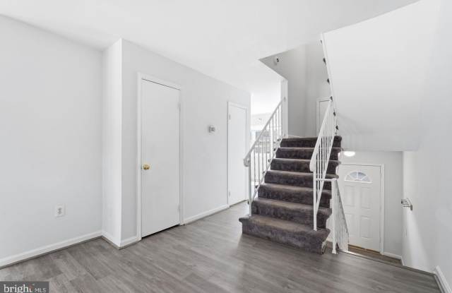 9178 LAURELWOOD Court Gallery 2