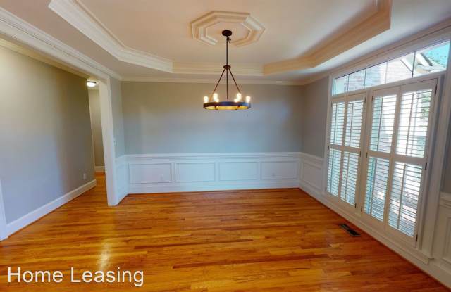 17208 Royal Court Drive Gallery 3